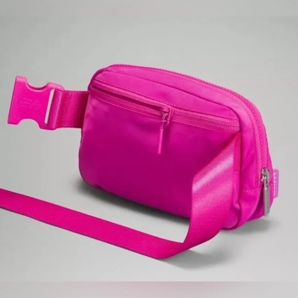 NWT Lululemon Everywhere Belt Bag Sonic Pink Color - Picture 3 of 9